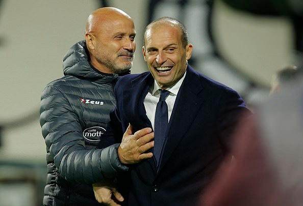 1638322681766045108.jpg 51167281-10259403-image-a-22_1638305803946.jpg