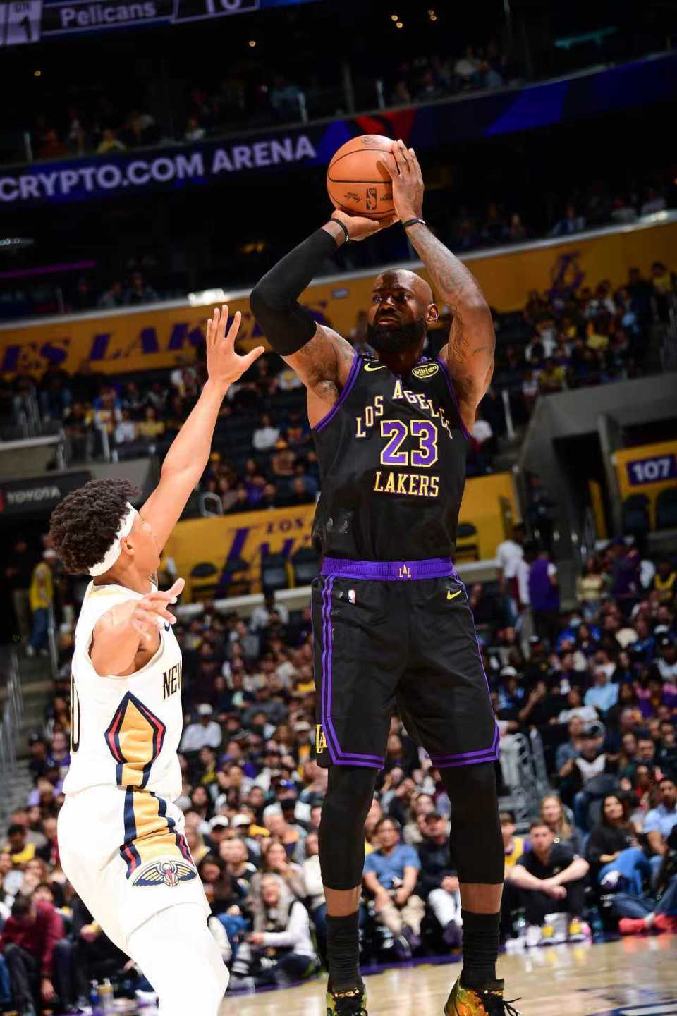 开云平台登录-15835球！詹姆斯21+7+7逼近贾巴尔纪录 战锡安10胜1负扮克星